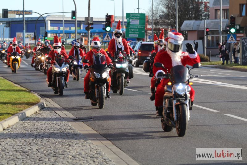 Mikołaje na motocyklach zapraszają na rynek