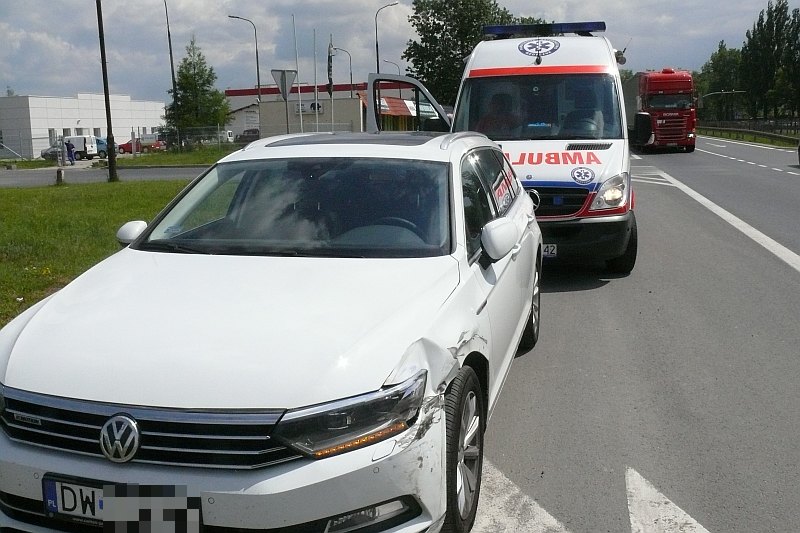 Stłuczka passata i busa