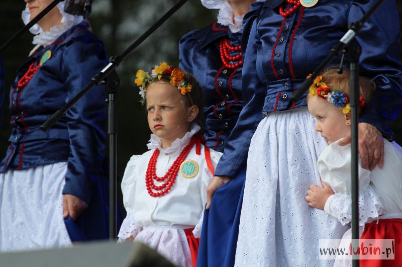 180 tys. zł na stroje i instrumenty