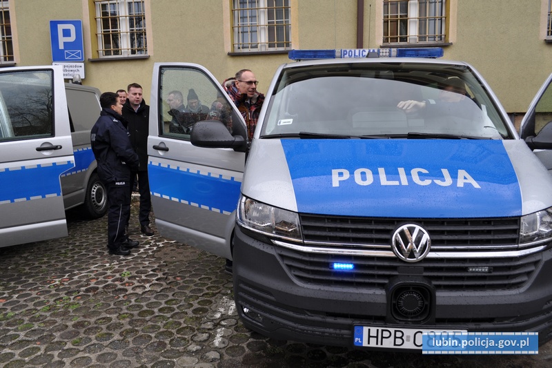 Policjanci mają nowe auta