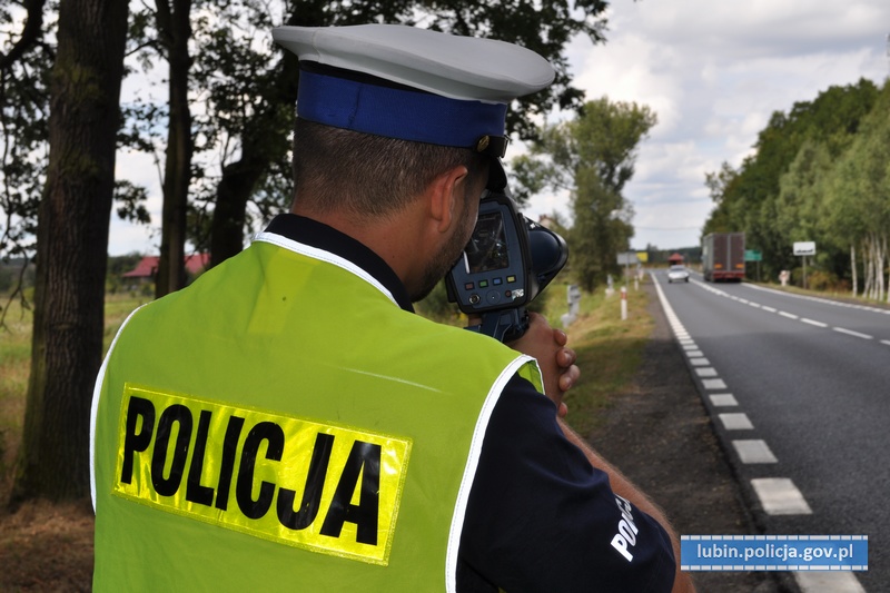 Od jutra jeszcze surowsze kary za łamanie przepisów drogowych