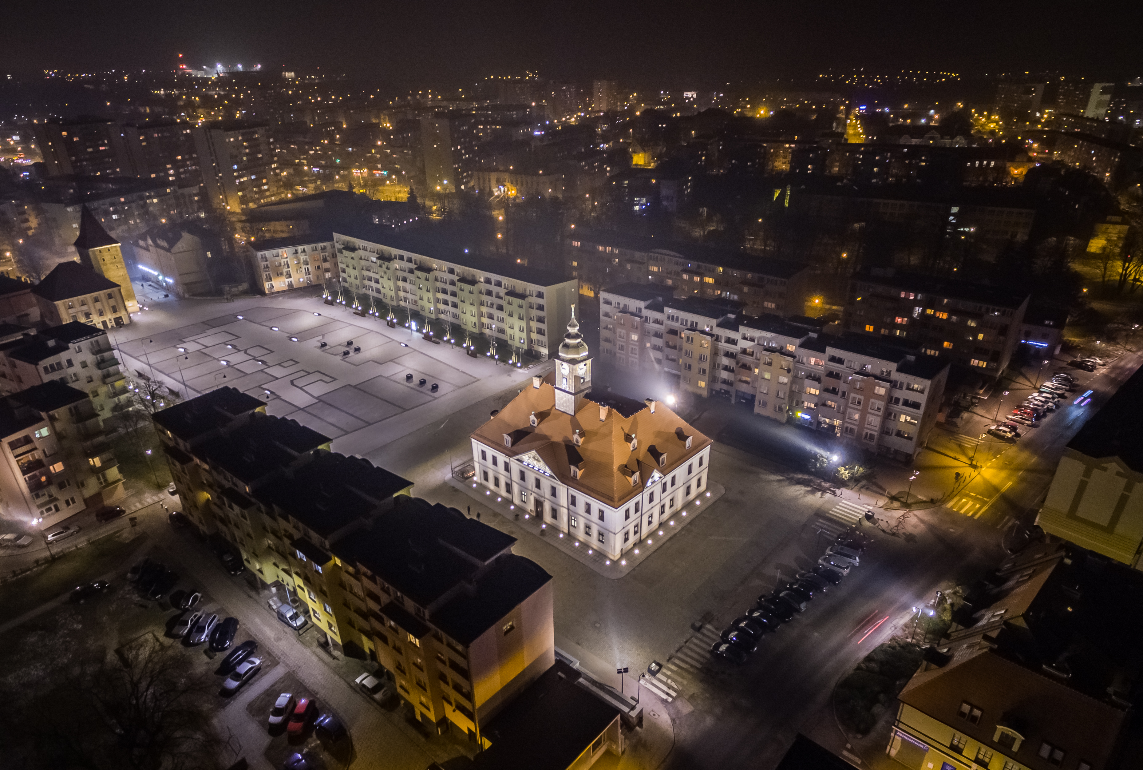 Rynek nocą z lotu ptaka