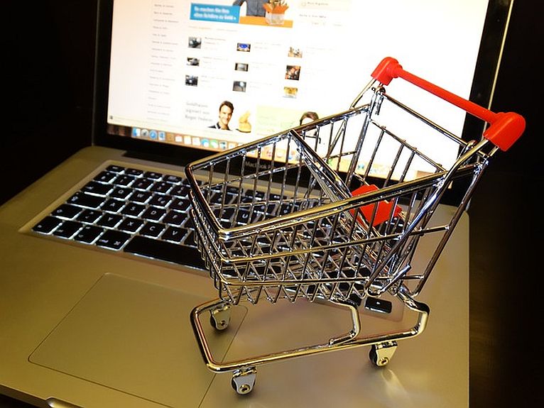 Zakupy internetowe – jak się nie naciąć