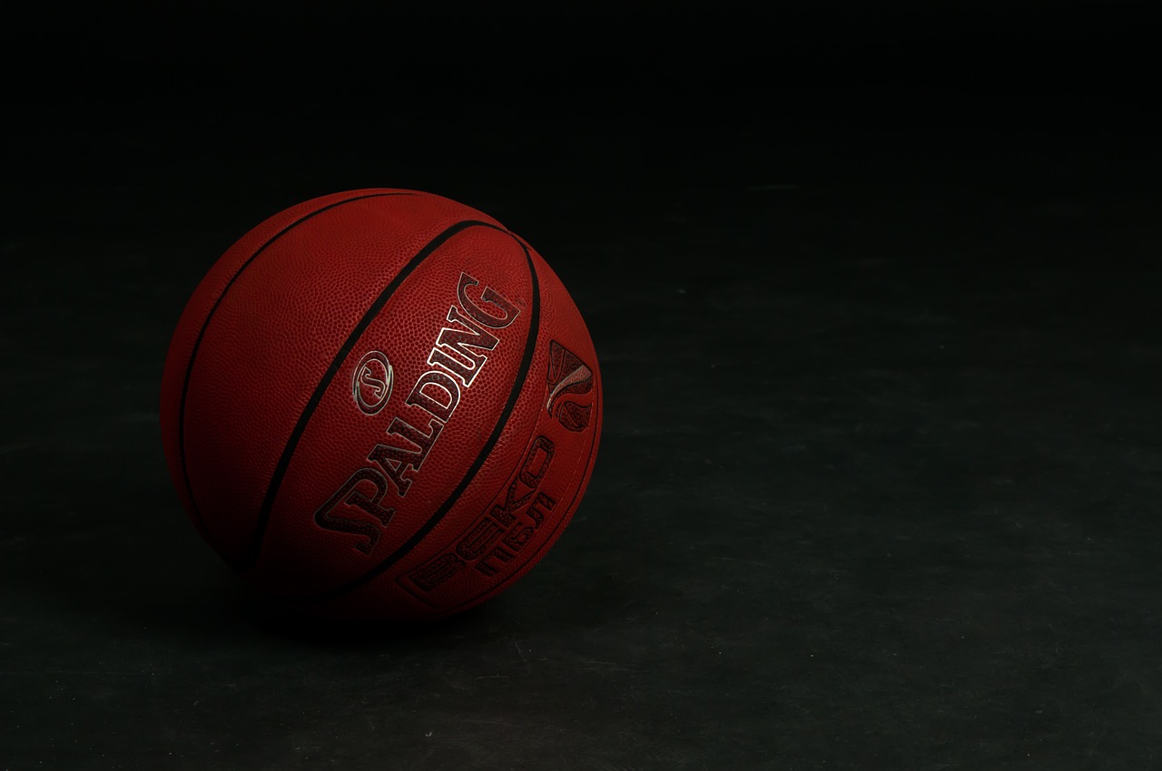 UOKiK stawia zarzuty ograniczenia konkurencji klubom koszykarskim
