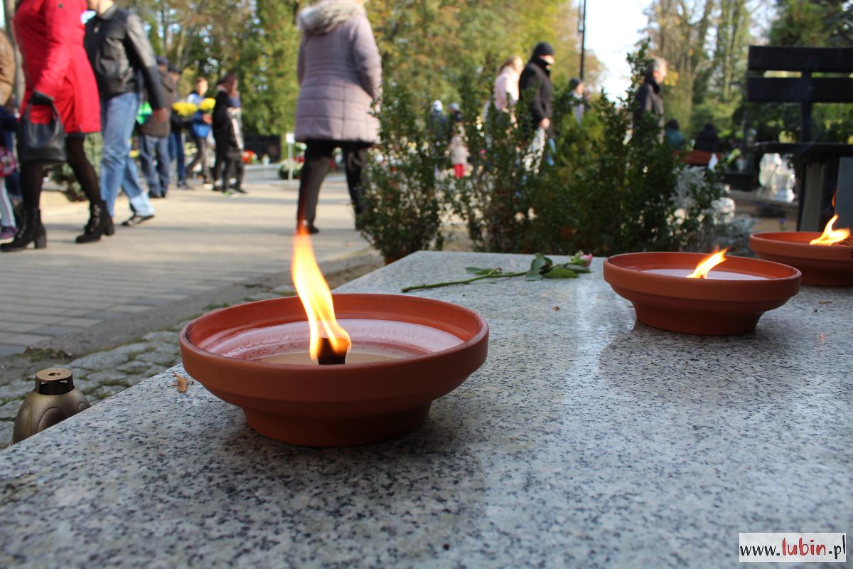 Dziś Wszystkich Świętych. Pamiętamy nie tylko o bliskich