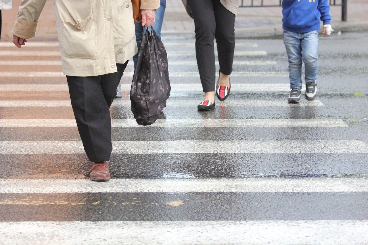 Pierwszeństwo pieszych na pasach i jazda na zderzaku. Zmiany w ruchu drogowym