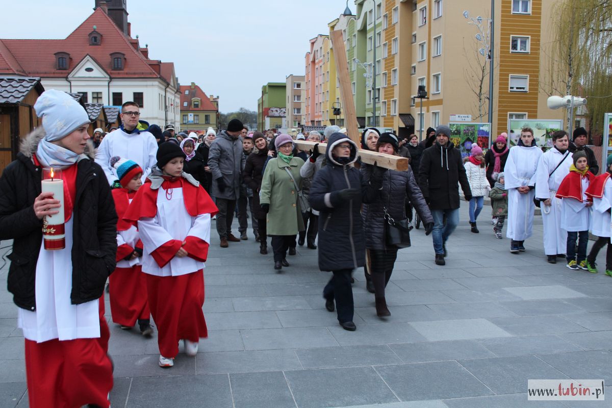 Drogi krzyżowe na ulicach Lubina