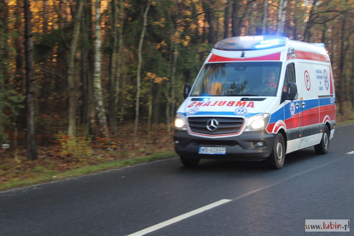 Groźnie na torach. Samochód wjechał pod pociąg