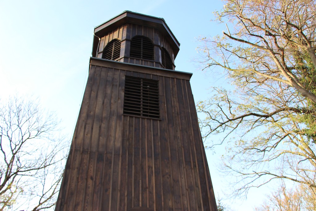 Zabytkowa dzwonnica w Czerńcu odrestaurowana