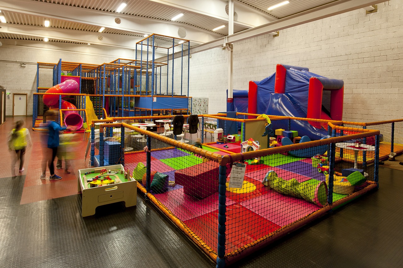 Sale zabaw, trampoliny, ścianki wspinaczkowe – UOKiK skontrolował obiekty rekreacyjne