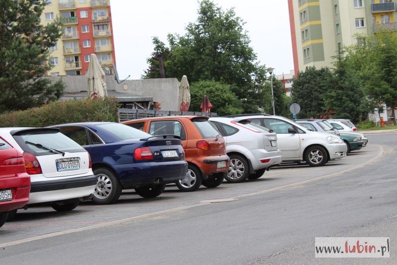 Nowa droga i parking na Przylesiu