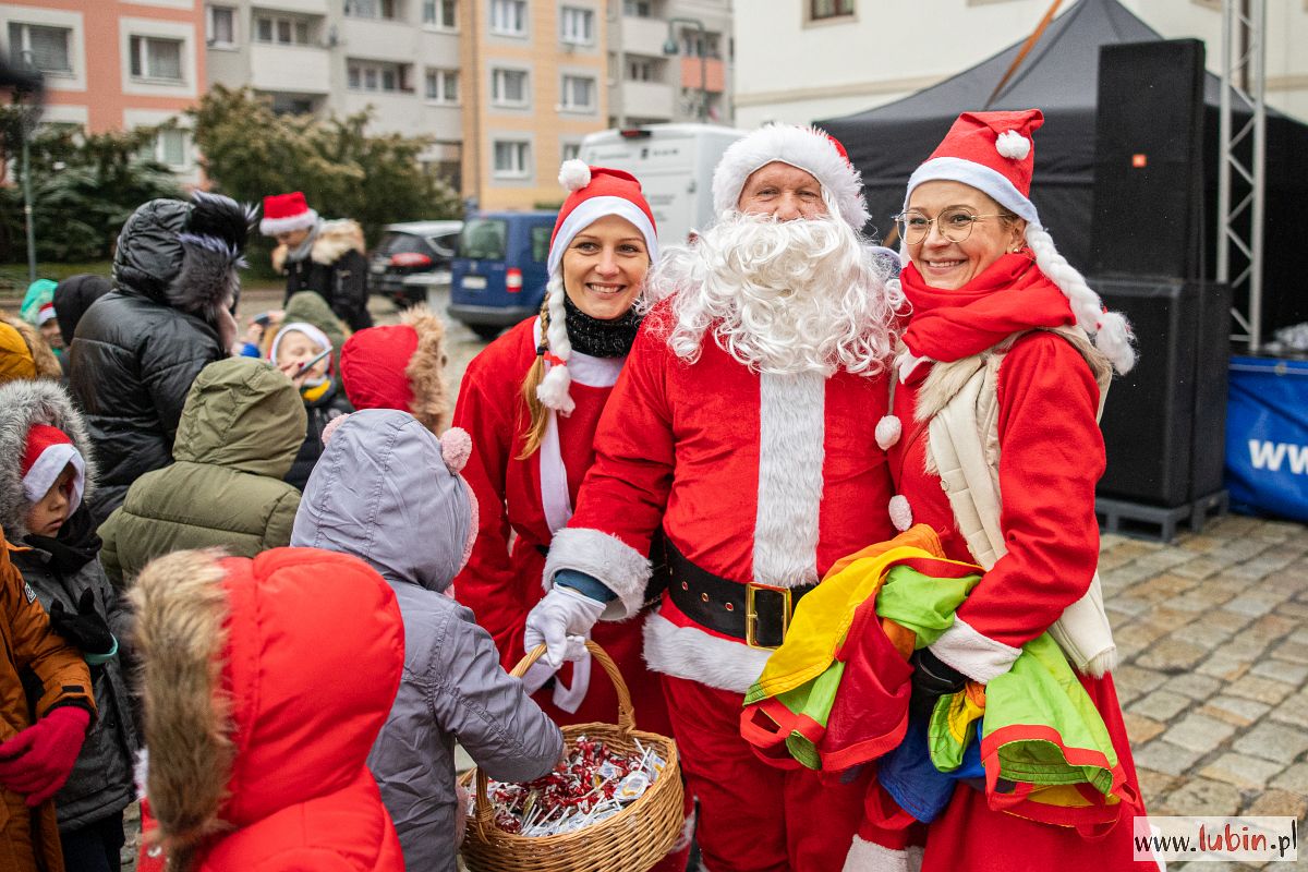 Mikołaje, warsztaty, filmy i zabawa – poznaliśmy program Jarmarku