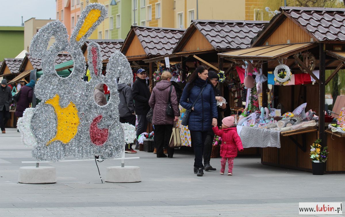 Na rynku trwa Jarmark Wielkanocny, ciąg dalszy w weekend