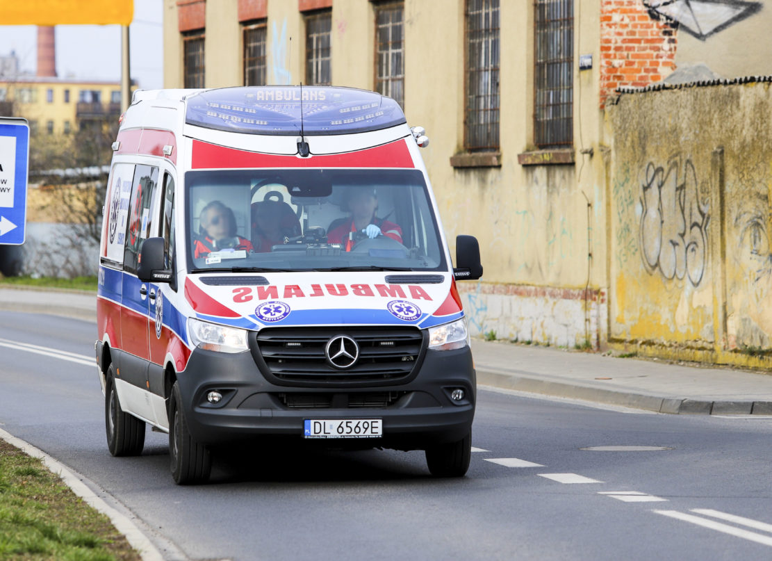 Większość Polaków deklaruje, że potrafi udzielić pomocy ofierze wypadku