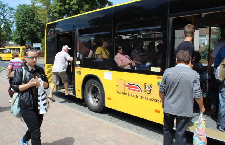 Autobusowa aplikacja i ładowarki już niedługo