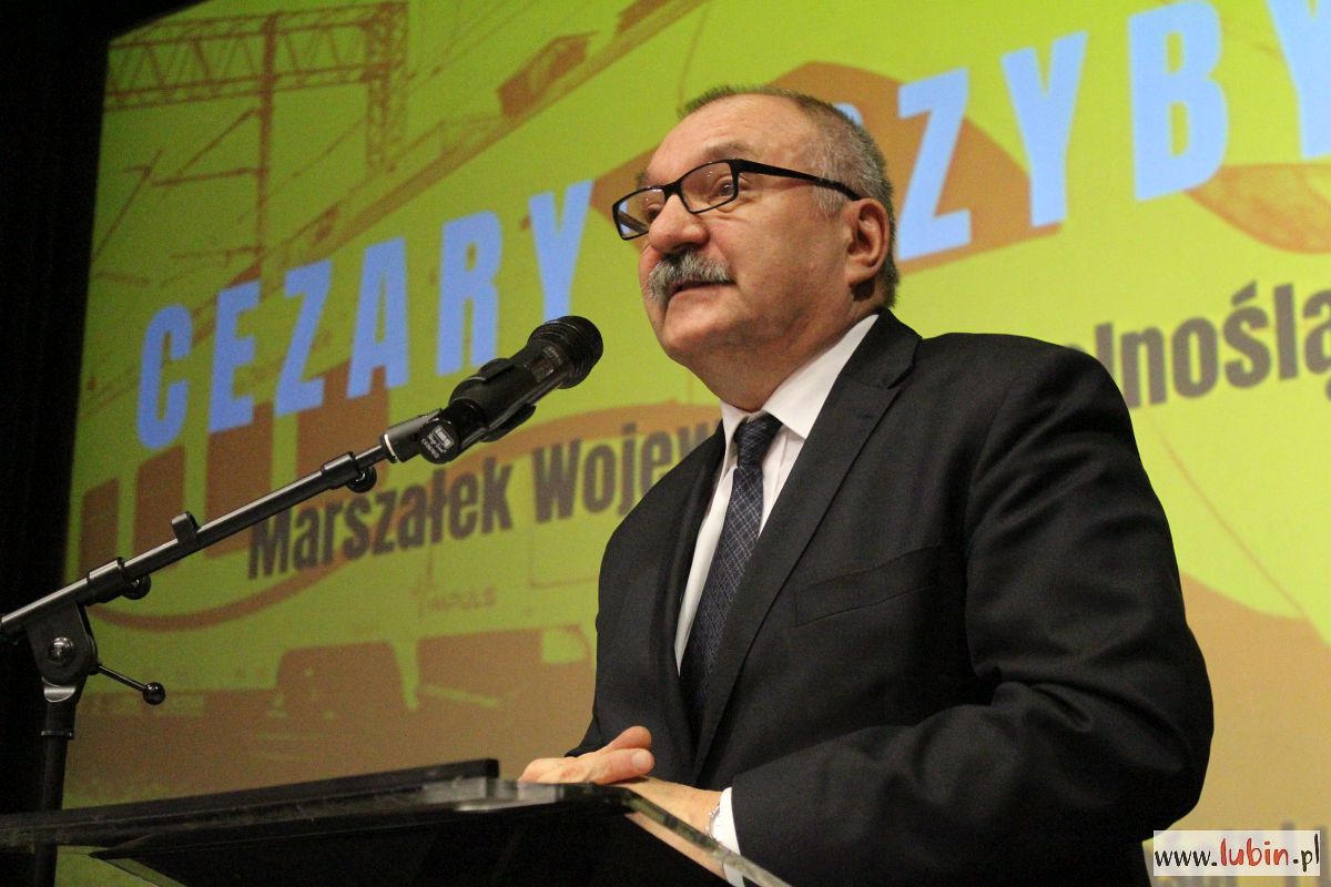 Marszałek apeluje do premiera o otwarcie granic