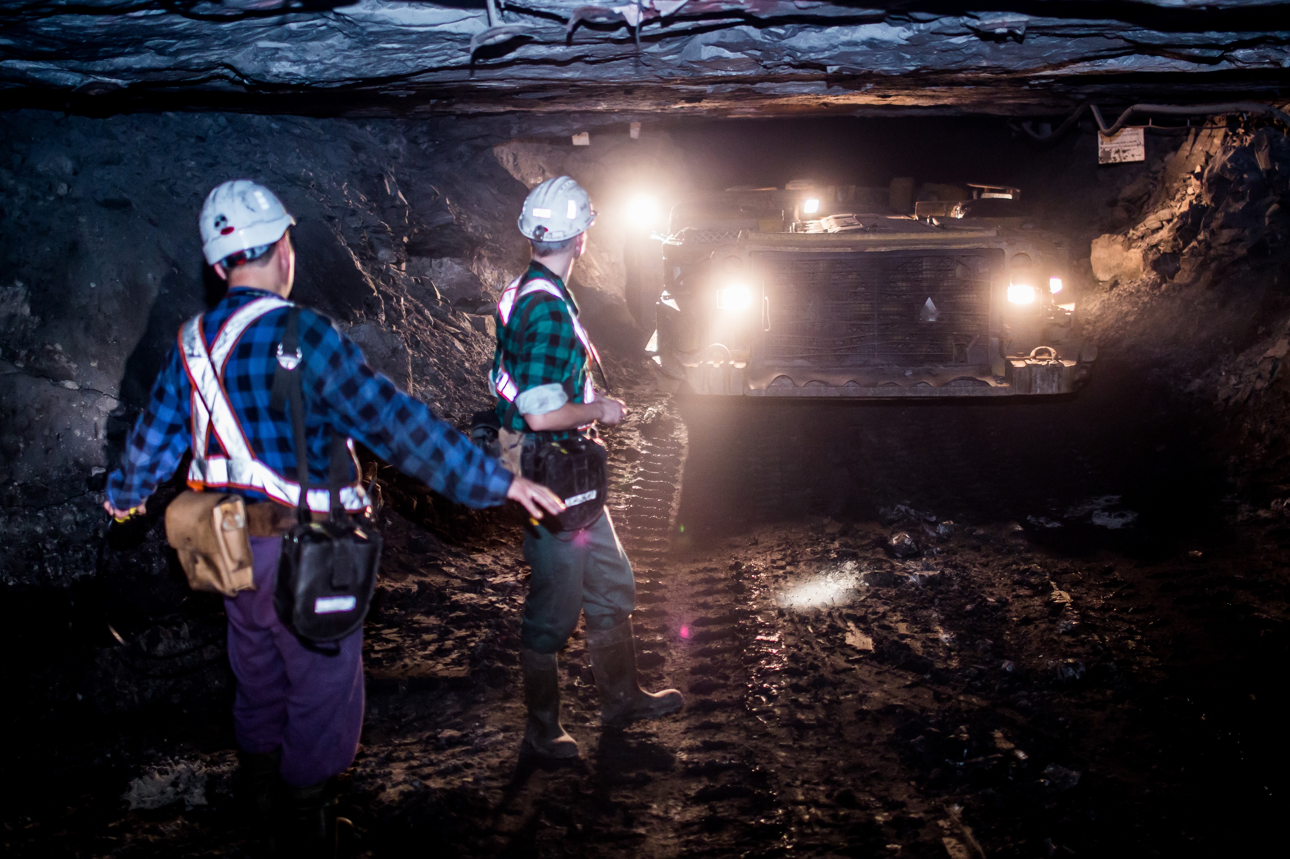 Silny wstrząs w kopalni. Wciąż trwa akcja ratownicza (AKTUALIZACJA)