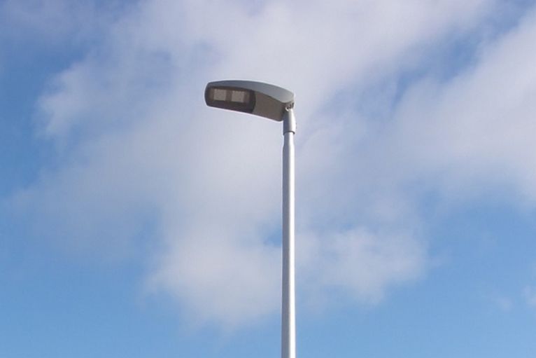 Wymieniają lampy rtęciowe na ledowe