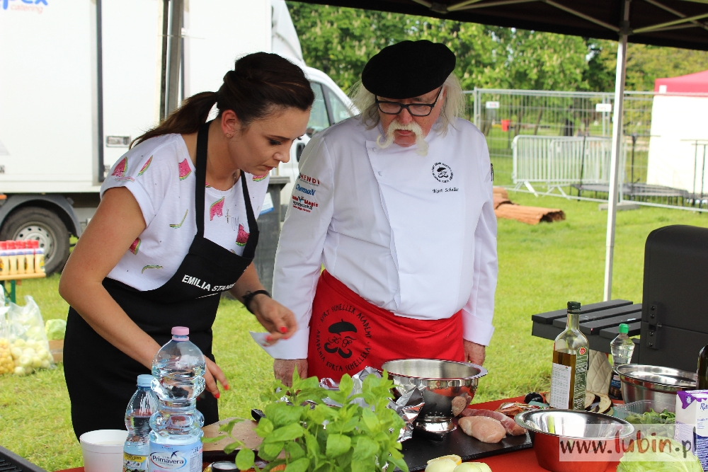 Wielkie grillowanie na błoniach