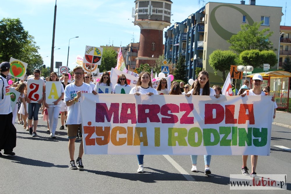 Dla rodziny i życia przejdą ulicami miasta