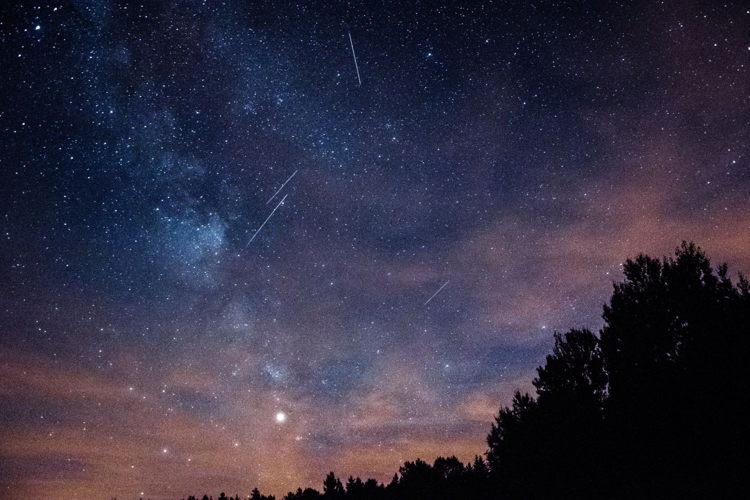 Dziś kulminacja Perseidów. Gdzie najlepiej obserwować je w Lubinie?