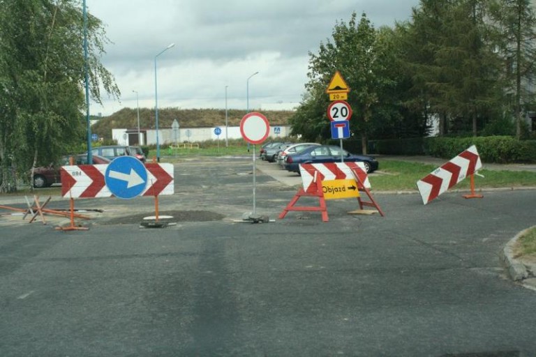 Uwaga remont. Droga zamknięta