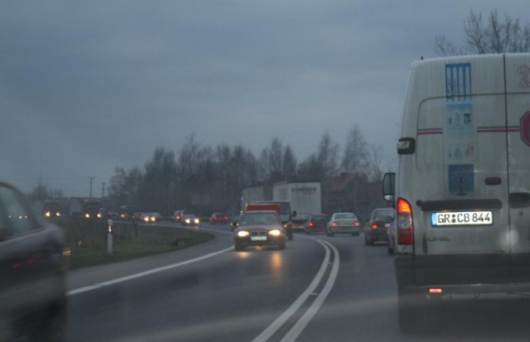 Miała pomóc, zakorkowała
