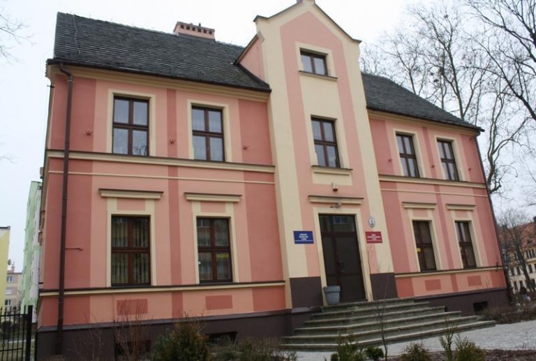 Miasto przejmie poradnię