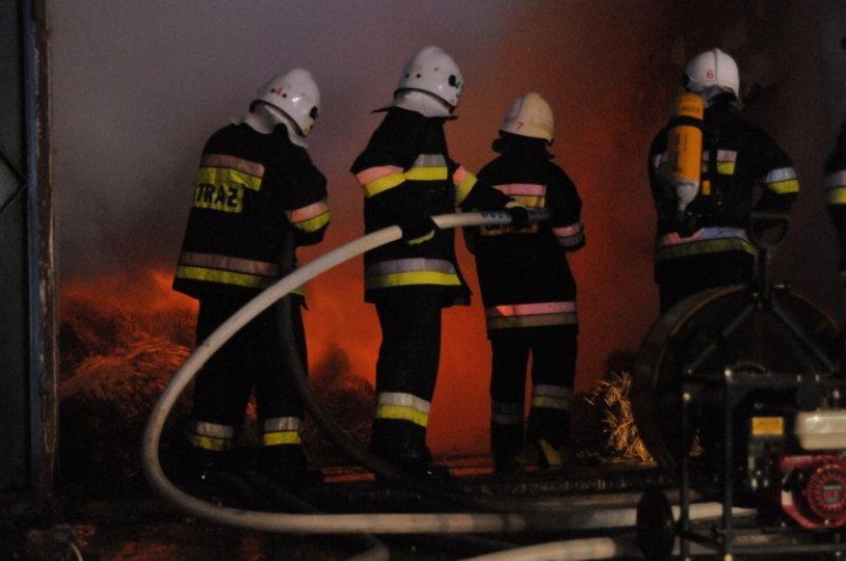 Walczyli z ogniem prawie sześć godzin