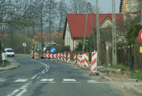 Nowy chodnik na krajowej drodze
