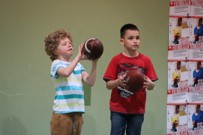 Bezkontaktowy futbol dla dzieci