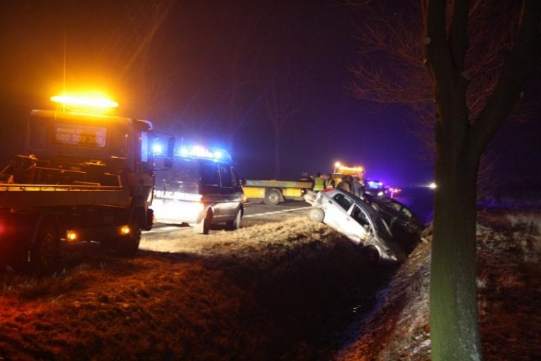 Kolizja ciężarówki i trzech osobówek