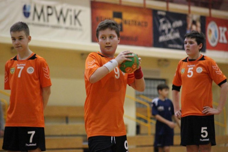 Młodzi szczypiorniści ograli oławian