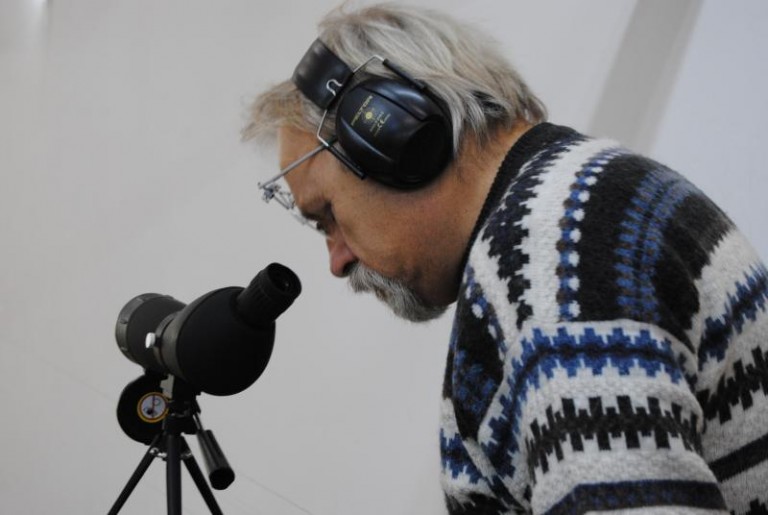 Seniorzy i juniorzy na strzelnicy