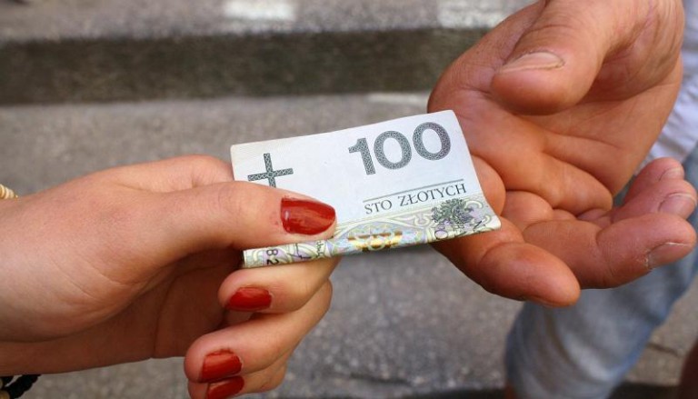 Próbowali oszukać pięć osób