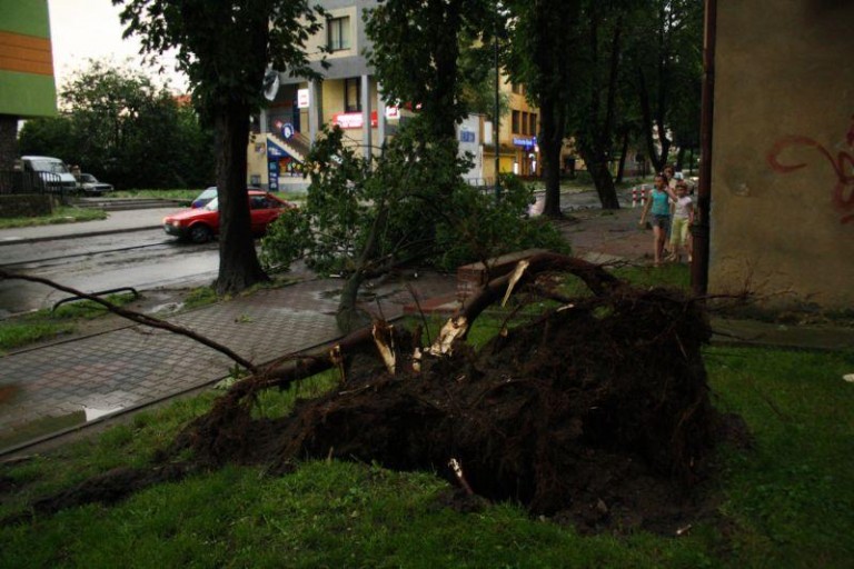 Telefony u strażaków nie przestają dzwonić