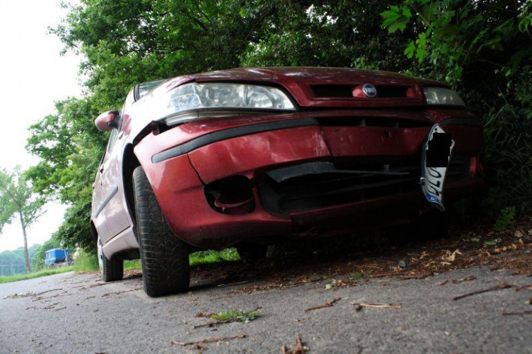 Nietykalny rozbity fiat