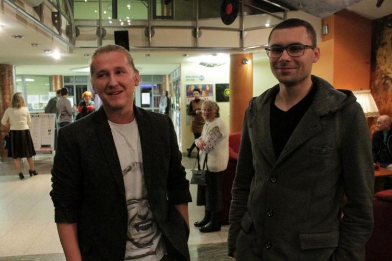 Będą robić filmy lub kupią traktor