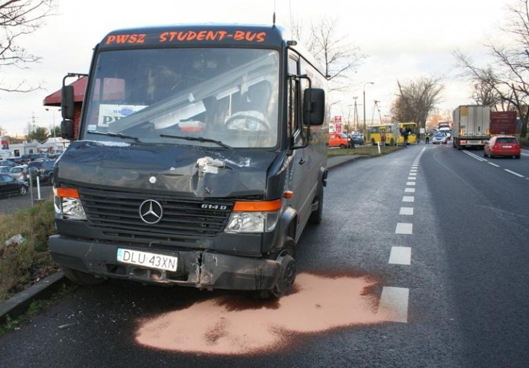 Zderzenie busa z autobusem. Są ranni (FOTO)