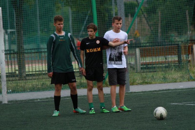 Przejmują lubińskie boiska