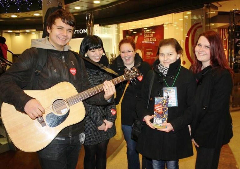 Szukają setki chętnych