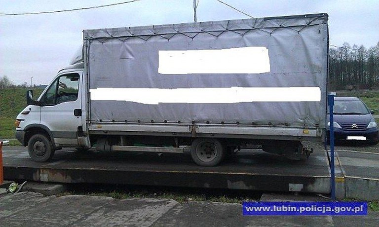 Wiózł trzy tony za dużo