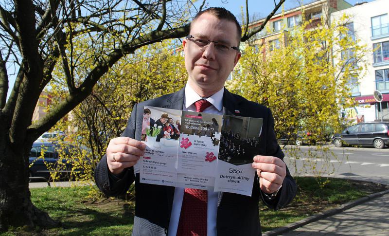 PiS na ulotkach: Dotrzymaliśmy słowa!