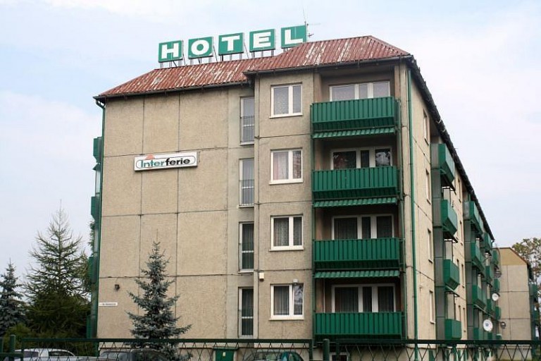Hotel pod młotek