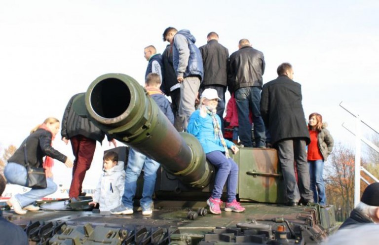 Czołgi, bigos i Kukiz na błoniach