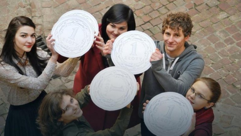 Złotówki ułożą w kilometry