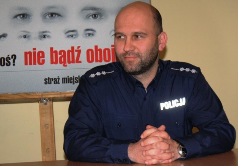 Koparką do rowu na podwójnym gazie