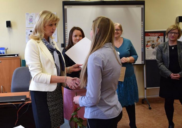 W nagrodę dostali staże