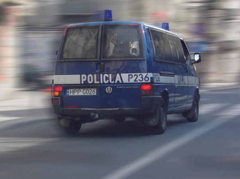 Policyjny pościg przez pola
