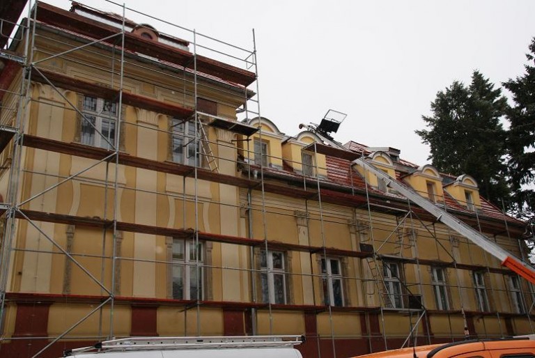Nowy dach pałacu (FOTO)